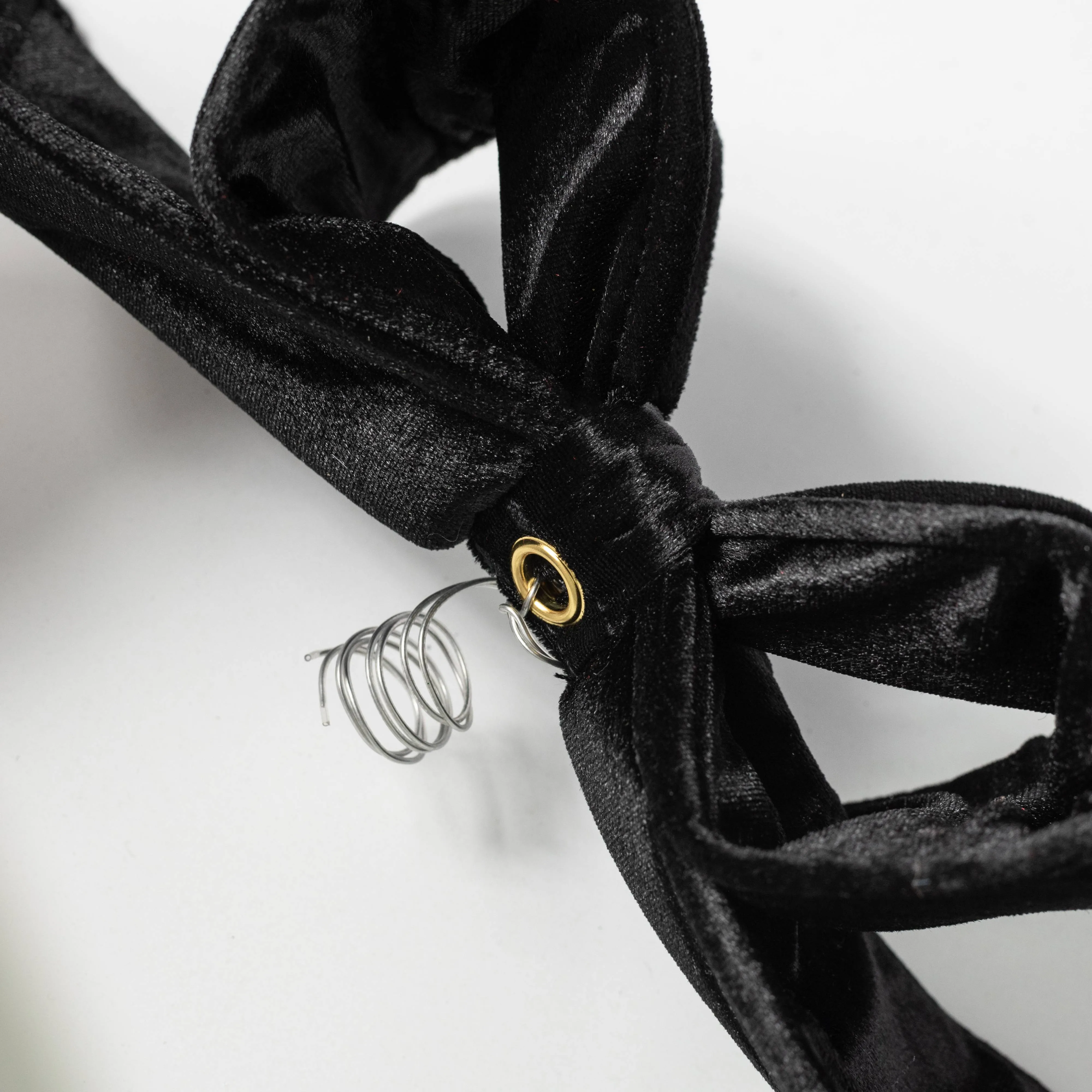 12" Velvet Bow Ornament: Black